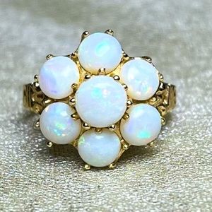 Vintage 14k Yellow Gold White Opal Flower Ring